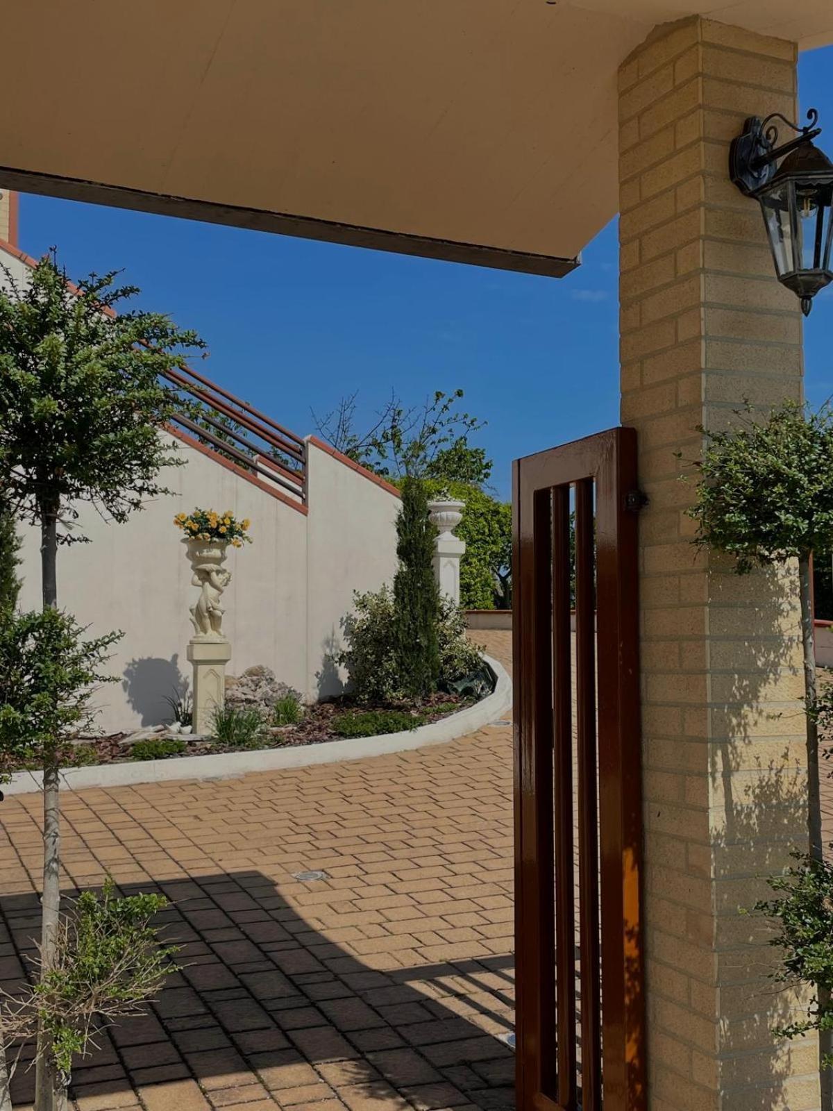 Appartamento In Villa Villalfonsina Buitenkant foto